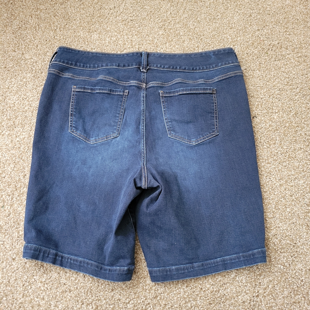 Torrid Denim Bermuda Super Soft High Rise Short Jegging - Picture 6 of 12
